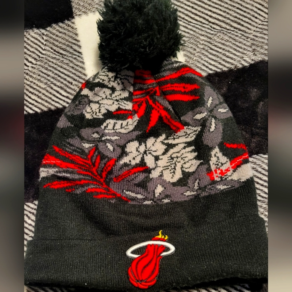 Mens Miami heat beanie